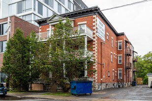 362 Friel St Apartments