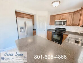910 James Cir in Clearfield, UT - Building Photo - Building Photo