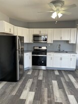 34 Arrowhead Way, Unit 14 A-2 in Woodbury, CT - Building Photo