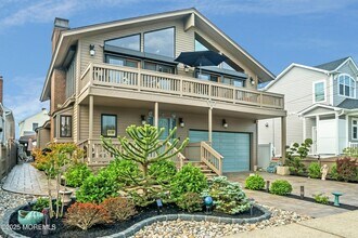 8 Ortley Ave in Lavallette, NJ - Foto de edificio - Building Photo