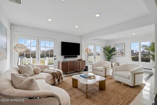 8 Pullman Ave in Long Branch, NJ - Building Photo