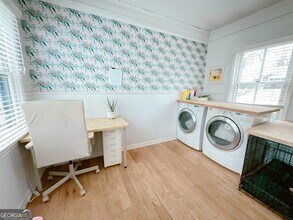 2494 Batavia St in East Point, GA - Building Photo - Building Photo