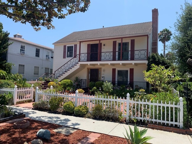 808 E Carson St in Long Beach, CA - Building Photo - Building Photo