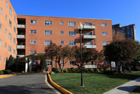 New Brookside Apartments in Alexandria, VA - Foto de edificio - Building Photo