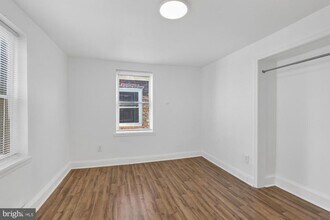 1733 W Oxford St in Philadelphia, PA - Foto de edificio - Building Photo