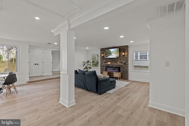 5 Burgess Ln in Willingboro, NJ - Building Photo - Building Photo