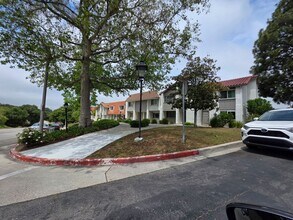 265 Green Heath Pl in Thousand Oaks, CA - Building Photo - Building Photo