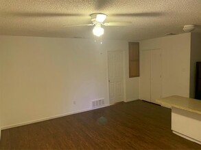 621 Race St-Unit -2 in Crowley, TX - Building Photo - Building Photo