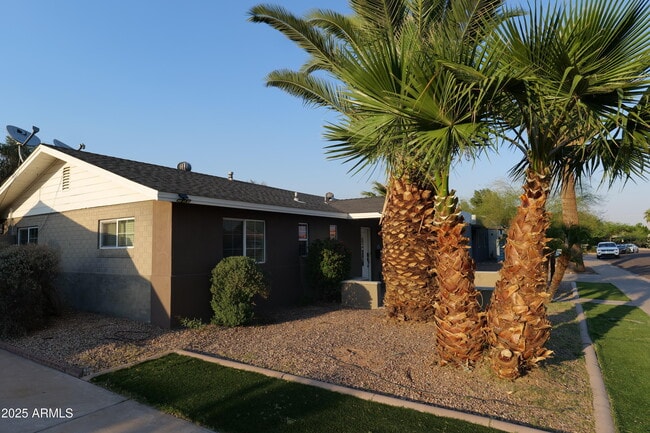 property at 7520 E Coolidge St