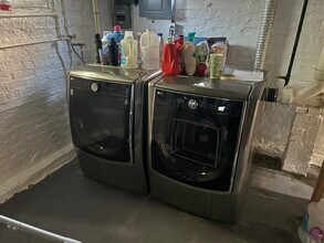 605 S Prairie St in Champaign, IL - Foto de edificio - Building Photo