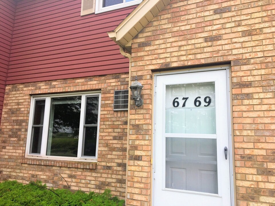 Farrell Apartments in Madison, WI - Building Photo