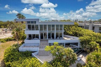 5801 Gulf of Mexico Dr in Longboat Key, FL - Building Photo - Building Photo