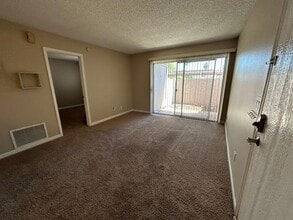 623 W Guadalupe Rd in Mesa, AZ - Building Photo - Building Photo