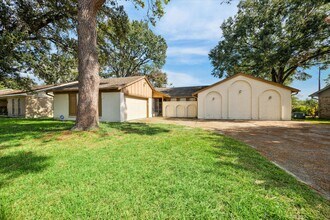 5423 Bent Bough Ln in Houston, TX - Building Photo - Building Photo