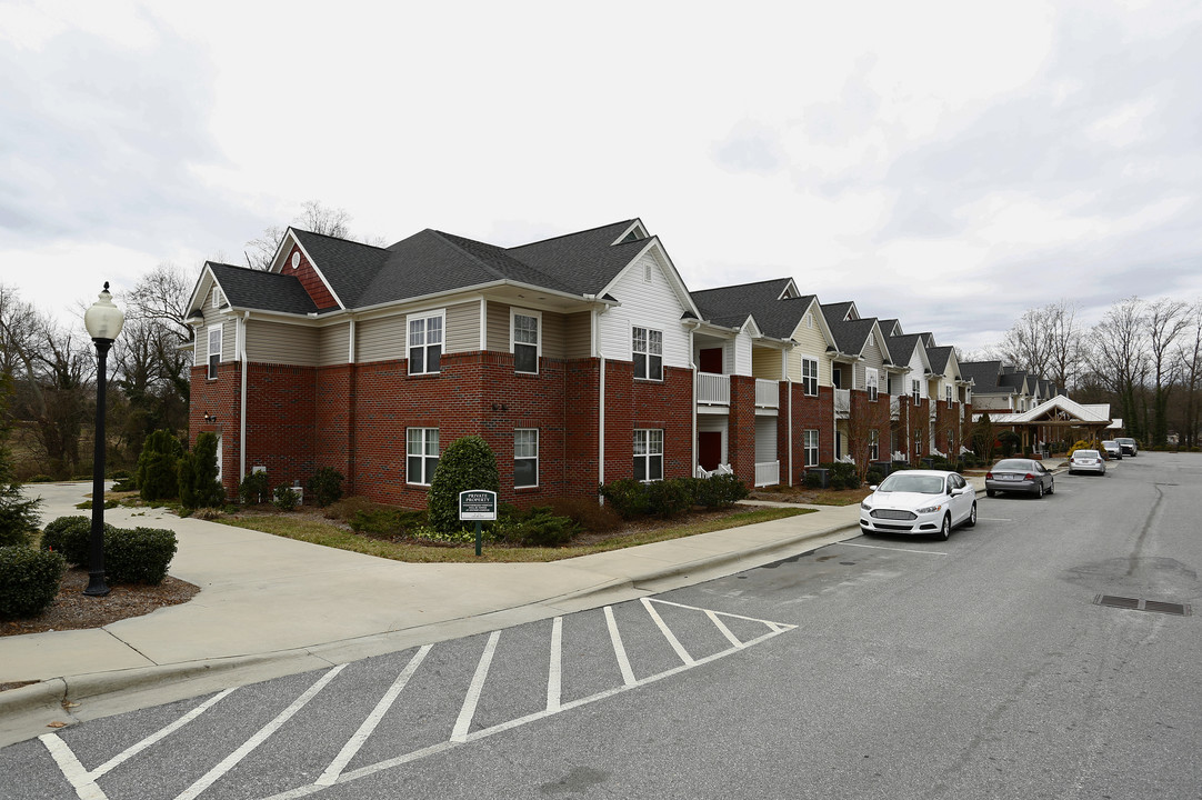 Gateway Village in Gastonia, NC - Building Photo