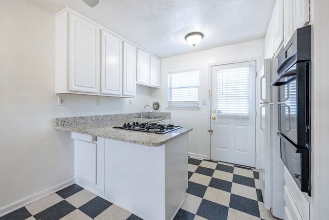 property at 370 Peachtree Hills Ave NE