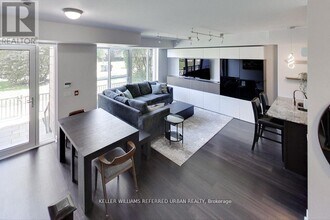 90 Stadium Rd in Toronto, ON - Building Photo - Building Photo