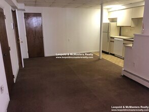 18 Medfield St, Unit B1 in Boston, MA - Building Photo - Building Photo