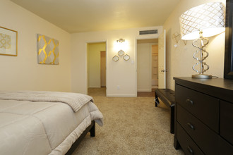 Vista Village Apartments in Sierra Vista, AZ - Building Photo - Interior Photo