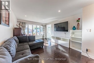 43 Sherwood Forest Dr in Markham, ON - Building Photo - Building Photo