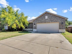 10149 Lone Eagle Dr in Fort Worth, TX - Building Photo - Building Photo