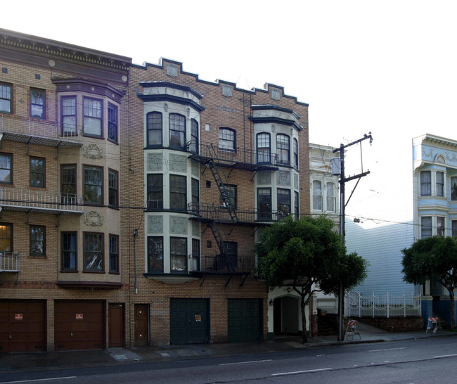 1565 Oak St in San Francisco, CA - Building Photo - Building Photo