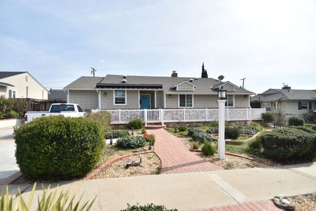 property at 822 El Dorado Dr