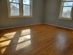 2104 5th St in Peru, IL - Building Photo - Building Photo