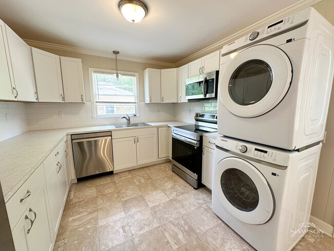 4105 Abbeydale Dr in Charlotte, NC - Building Photo - Building Photo