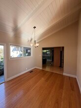 242 Sandringham Rd in Piedmont, CA - Building Photo - Building Photo