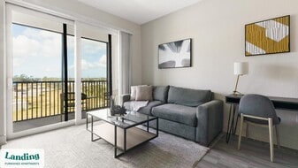 9650 52nd Ave E in Palmetto, FL - Building Photo