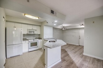 3778 NW Adriatic Ln in Jensen Beach, FL - Building Photo - Building Photo