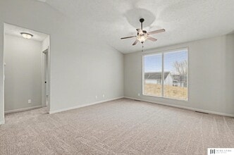 16603 Dora Hamann Pkwy in Omaha, NE - Foto de edificio - Building Photo