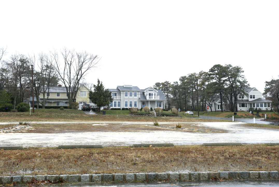 300 Motor Rd in Pine Beach, NJ - Building Photo