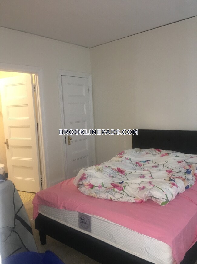 1223 Beacon St