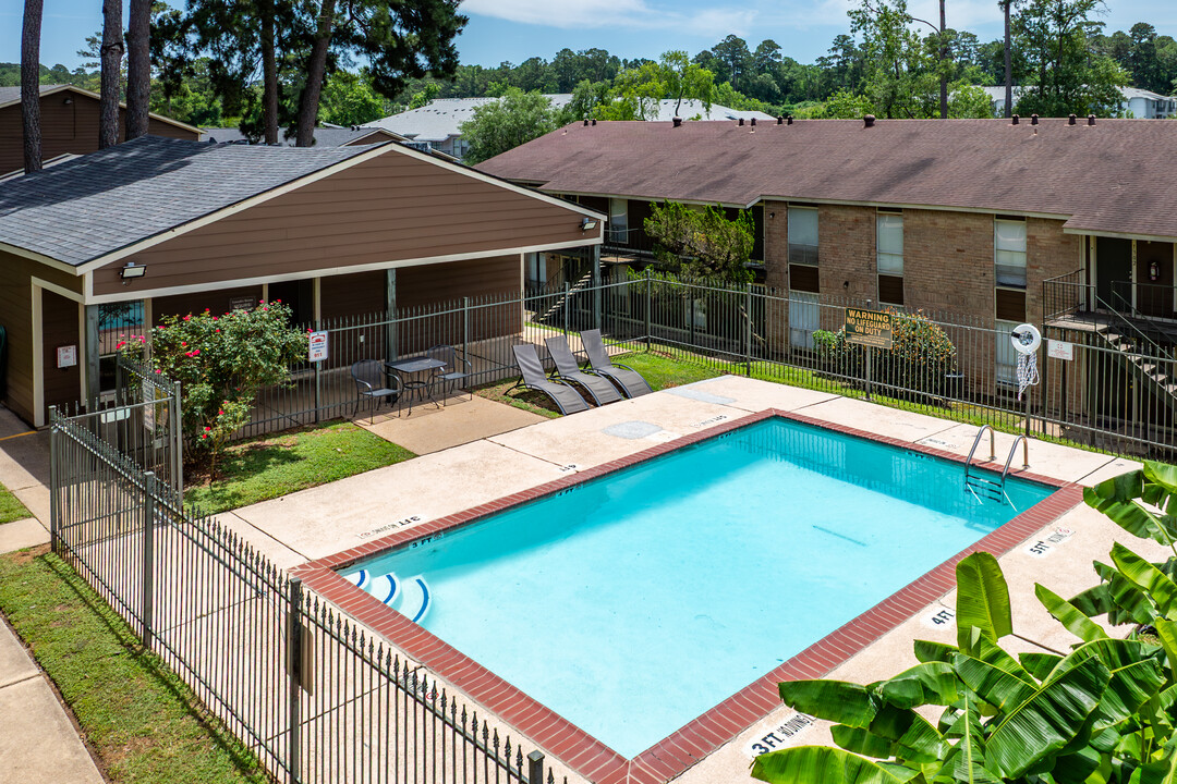 Santa Fe Trails Apartments in Huntsville, TX - Foto de edificio
