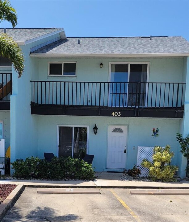 403 Hayes Ave in Cocoa Beach, FL - Building Photo