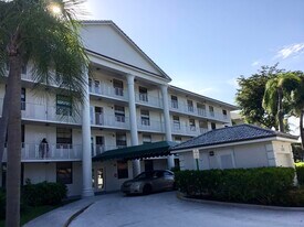 3636 Whitehall Dr in West Palm Beach, FL - Building Photo