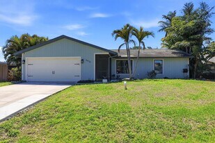 4478 Longford Dr in Sarasota, FL - Building Photo
