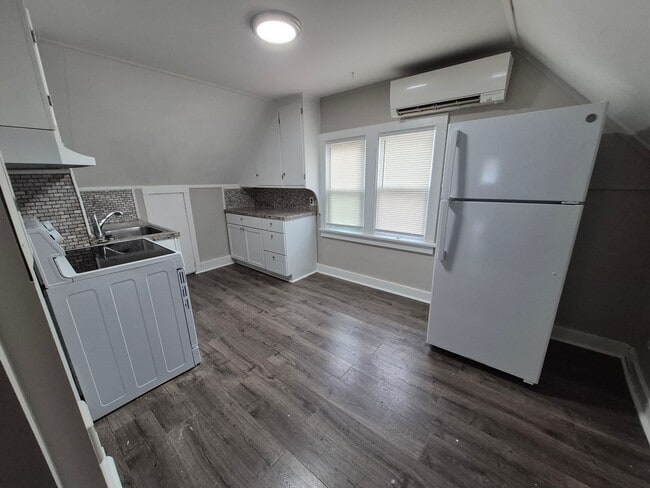 property at 512 S Washington St