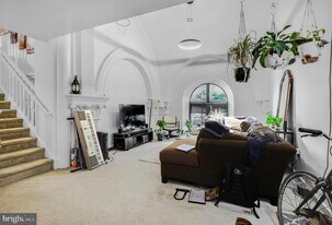 2321 Fitzwater St in Philadelphia, PA - Building Photo
