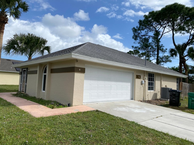 1601 SW Import Dr in Port St. Lucie, FL - Building Photo