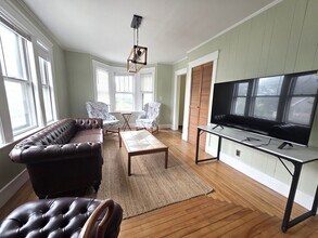 1168 Grafton St in Worcester, MA - Building Photo - Building Photo