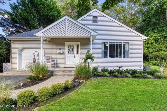 61 Adamston Dr in Brick, NJ - Building Photo - Building Photo