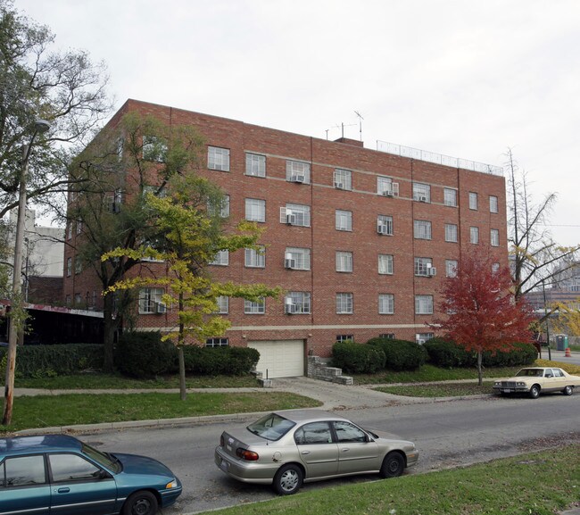 West Riverview Terrace Apartments in Dayton, OH - Building Photo - Building Photo