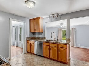 425 Roycroft Blvd in Buffalo, NY - Building Photo - Building Photo