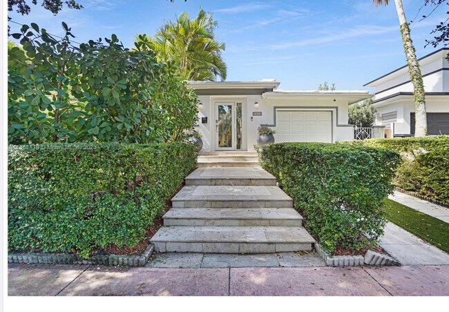 5650 Pine Tree Dr in Miami Beach, FL - Building Photo - Building Photo