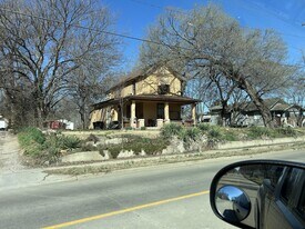 1709 N Kansas Ave in Topeka, KS - Building Photo