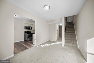 14640 Endsley Turn in Woodbridge, VA - Building Photo