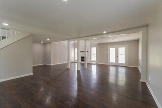 701 Tanglewood Dr in Friendswood, TX - Building Photo - Building Photo